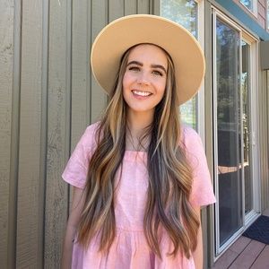 Meet your Posher, Laura